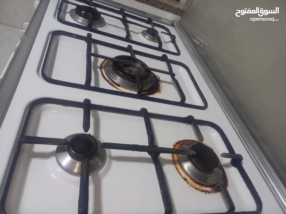 فرن غاز تكنو بحاله جيده شغال تماما