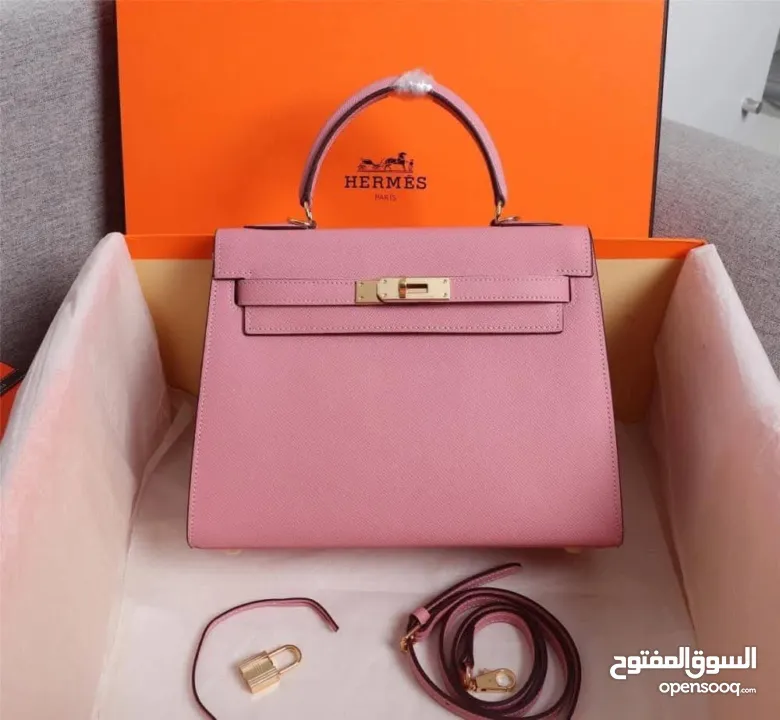 شنطة هيرمز  ماستر كوبي  فل تختيم  متوفر ألوان مميزة وخامة بتجنن مطابقة للأصلية بنسبة كبيرة