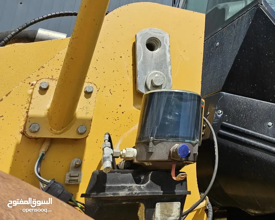 لودر كاتربلر 966H بحالة ممتازة للبيع بسعر مغري