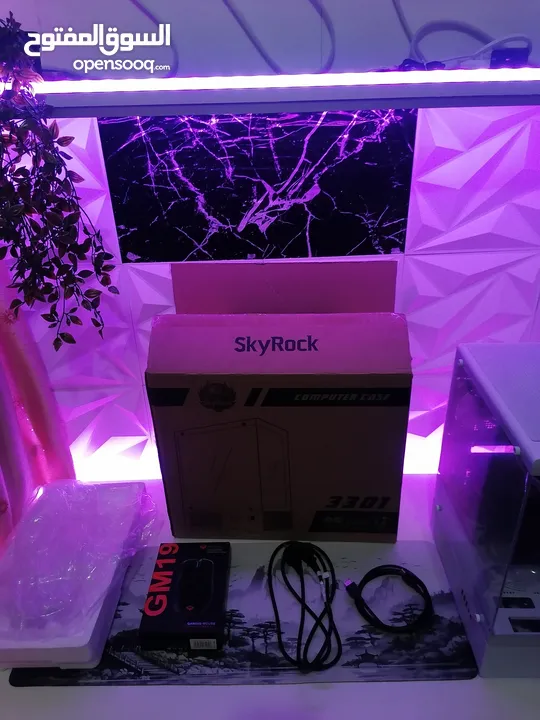 كمبيوتر العاب Gaming Pc بحاله الوكاله استعمال خفيف المواصفات بالوصف :) لون أبيض كيس حوض سمك