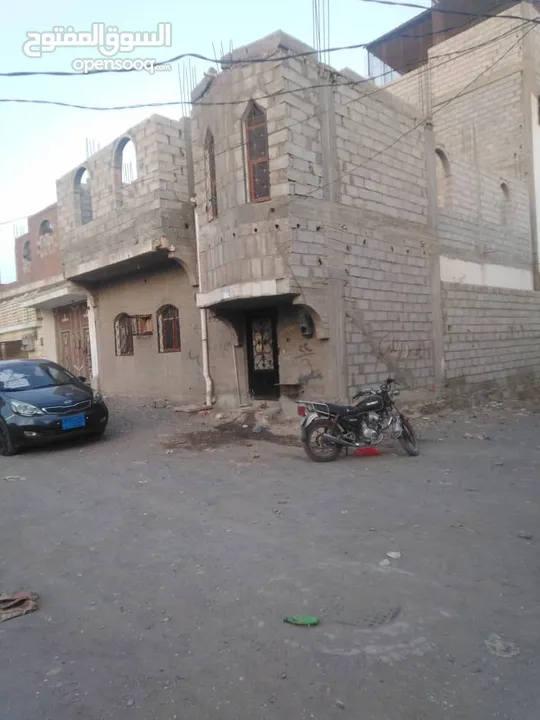 عمارة مسلح هردي للبيع في ارقي احياء مدينة الحديدة