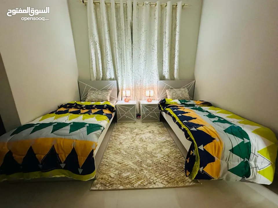غرفتين وصاله للايجار الشهري في عجمان في الكورنيش مفروشه فرش نظيف ومرتب قريبه من جميع الخدمات