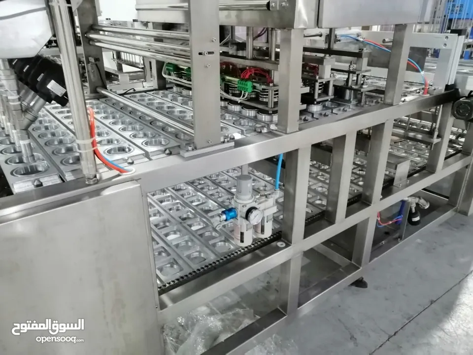 ماكينات تعبئه الكاسات
