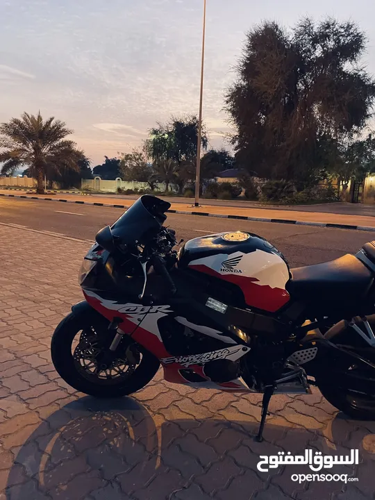 1 of 1 in uae cbr929rr erion edition