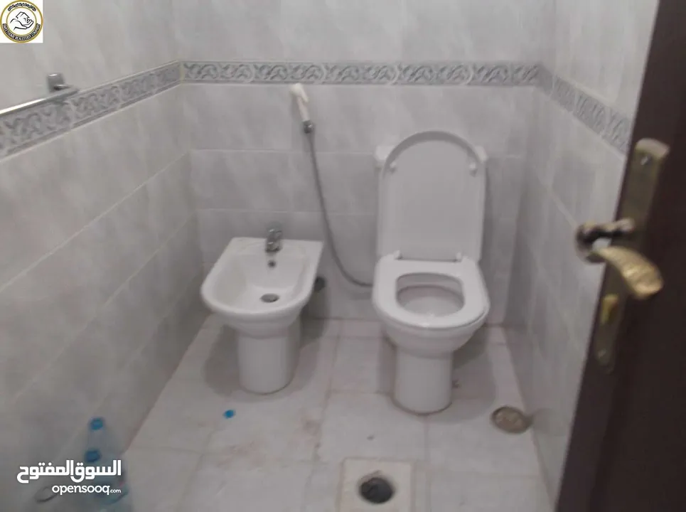 شقة أرضية مميزة للبيع في دير غبار 200م مع ترس 65م