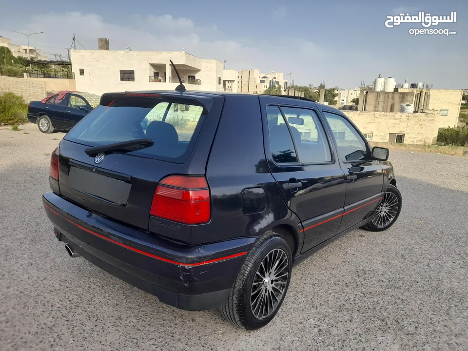 جولف موديل 1994 ماتور 1600 فتحة سنتر اصلي بور  جهاز انذار  شصيات نظاف