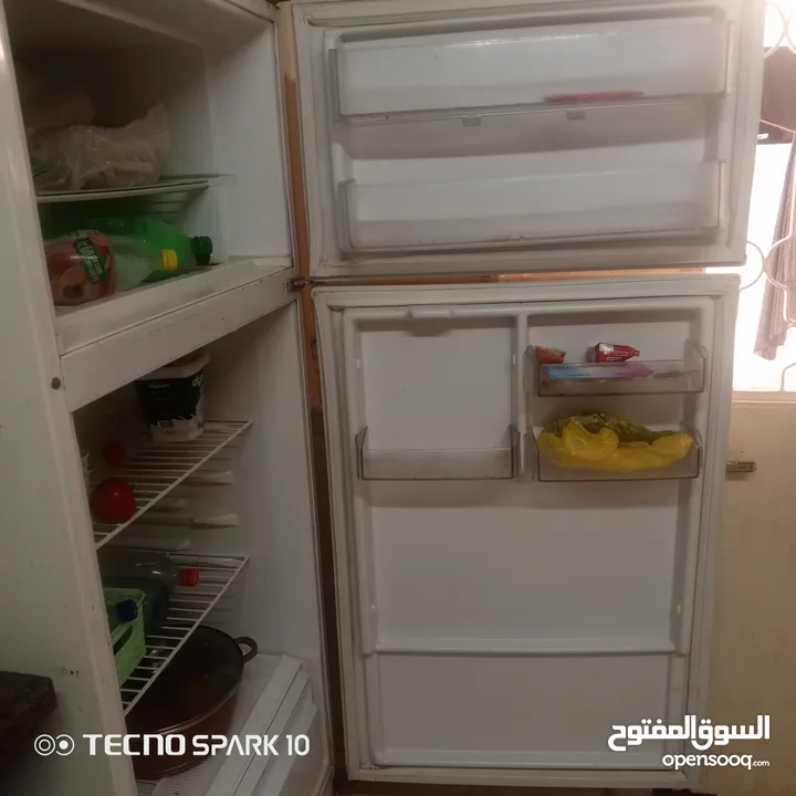 ثلاجه بحاله ممتازه تبريد هواء عمرها ماتصلحت للبيع موجوده بالهاشمي الشمالي