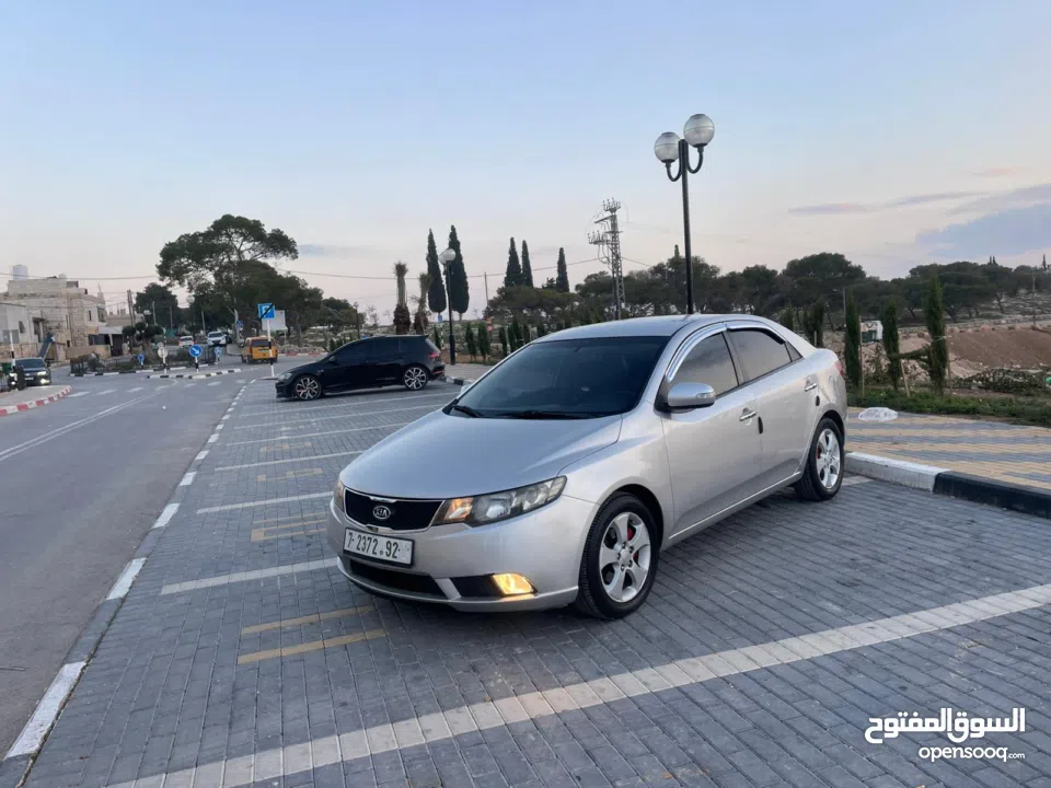 متوفر للبيع كيا بيكانتو2019. كيا فورتي 2008 فل اضافات 4 غيار