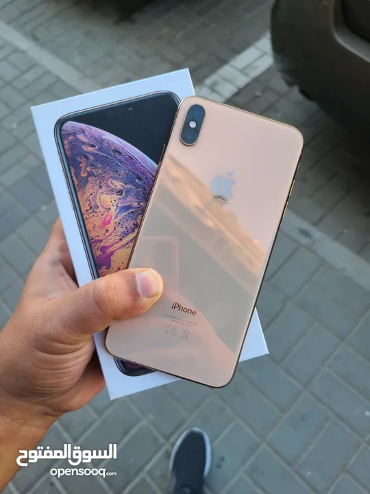 عرض خاص : iPhone xs max 64gb هاتف نظيف بدون اي شموخ أموره مره طيبه مع ملحقاته و ضمان بأقل سعر