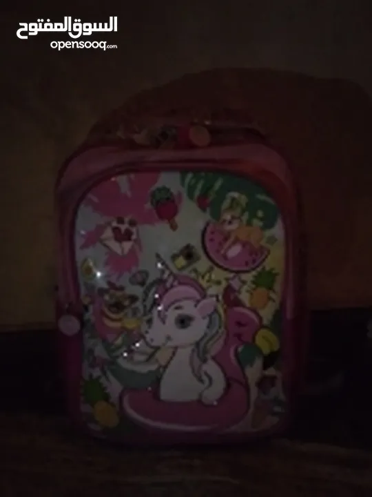 حقيبة مدرسية للبنات