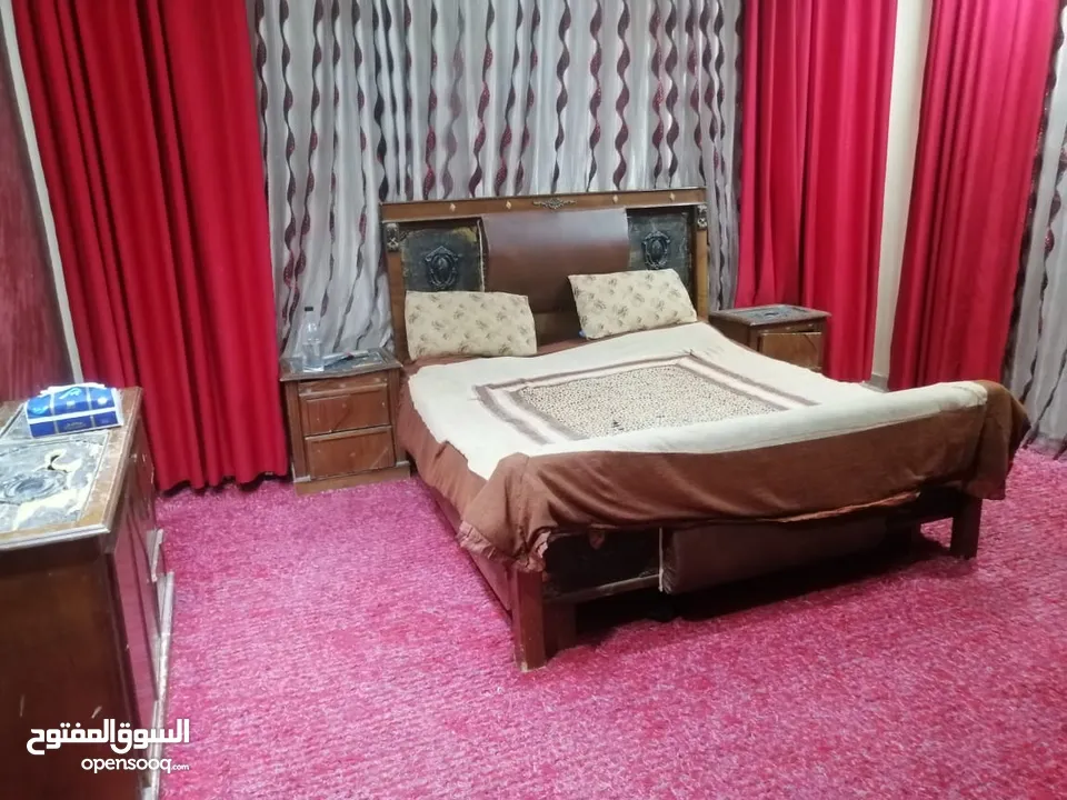 اثاث وغرف نوم للبيع