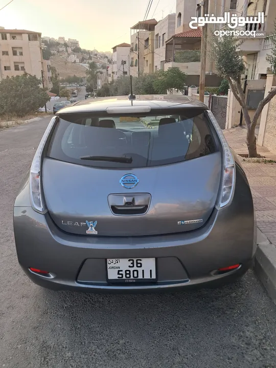 نيسان ليف 2015