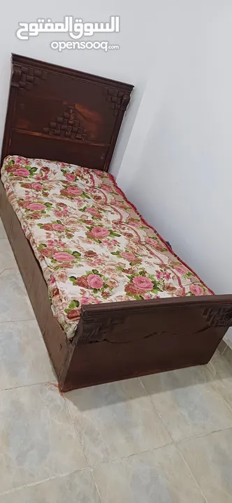 سرير بالمرتبه والموله للبيع