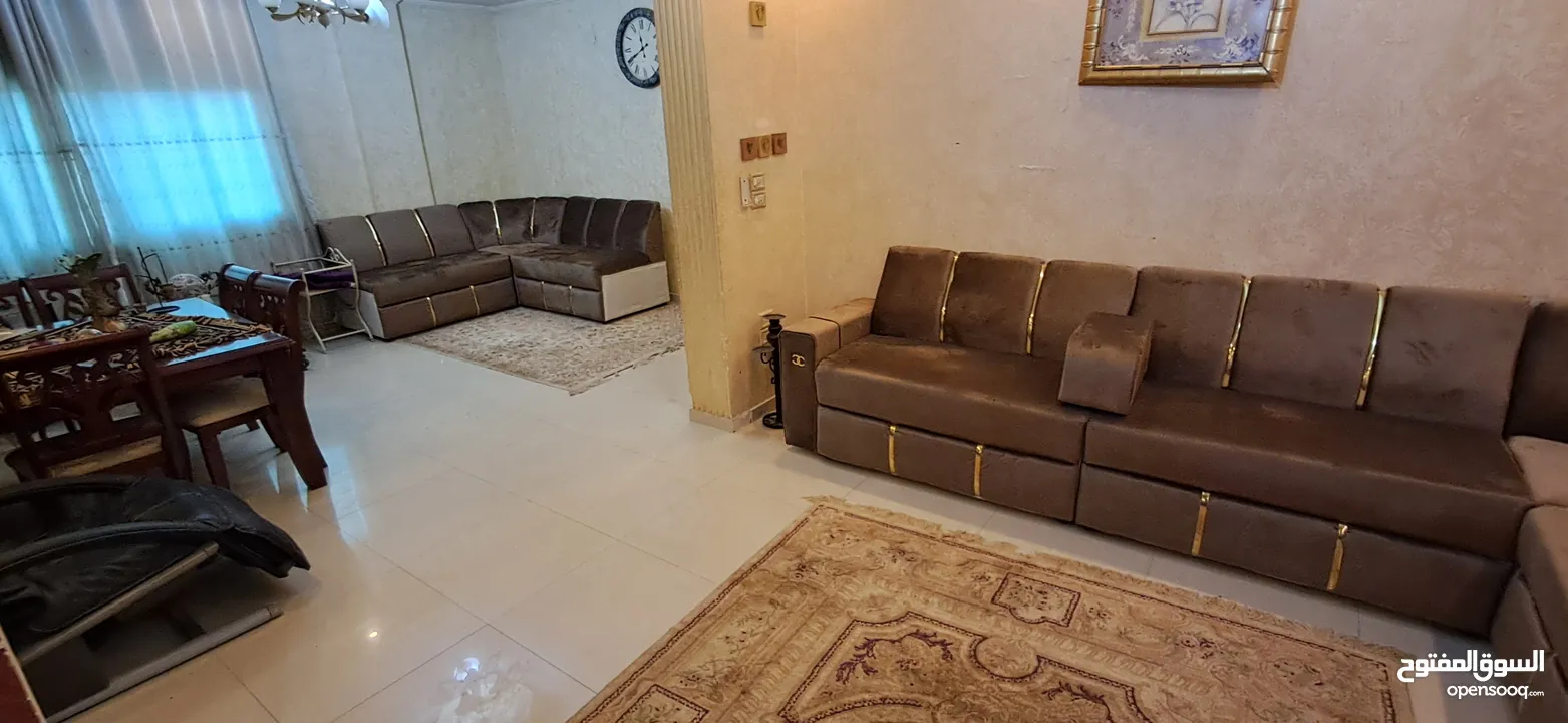 مجلس خليجى تفصيل بحال الوكاله للبيع فى اربد 34 مقعد بغطى 21 متر طولى