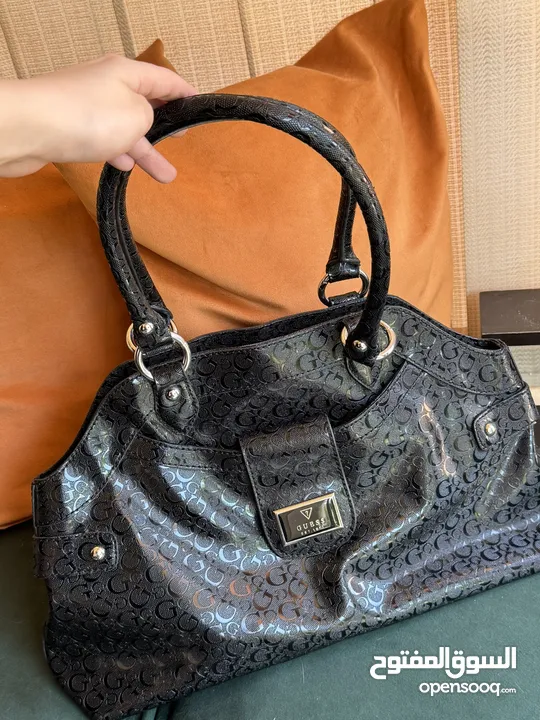 شنطة جيس مستعملة للبيع guess