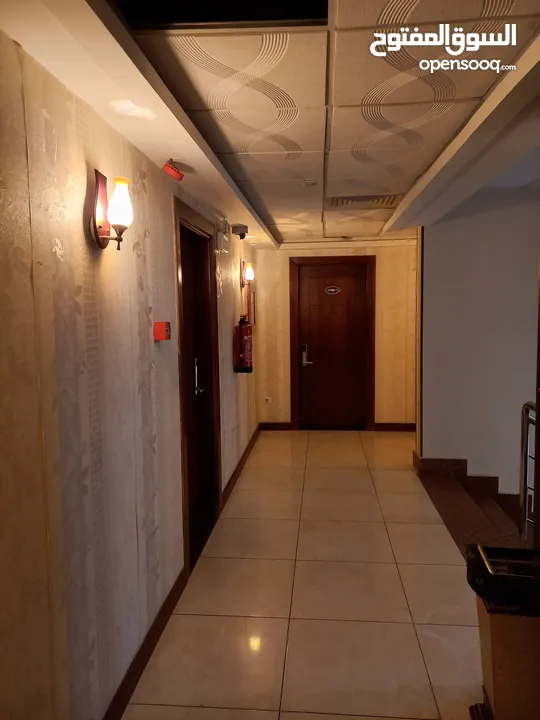 فندق للايجار في طرابلس شارع ميزران 6 ادور وبدروم vip سنة البناء 2013 عداد الغرف 50 مطعم