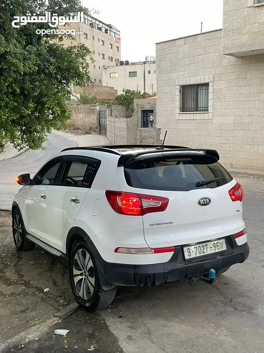 سبورتاج فل الفل فتحه بانورما كل السقف ضواو ليدات قدام ورا  كراسي جلد  صيانه دوريه
