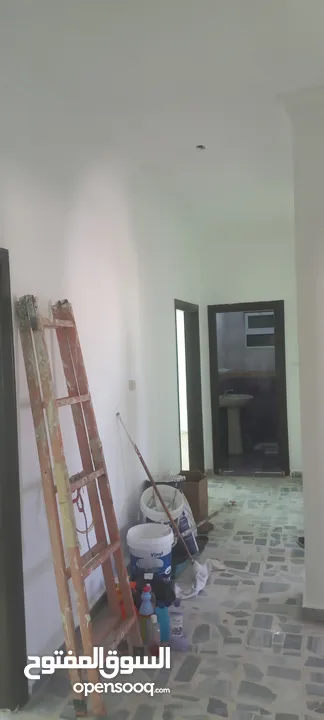شقه من المالك مباشرة /  صالحيه العابد قرب جسر الصالحيه والحزام بسعر مغري قريبه من الخدمات