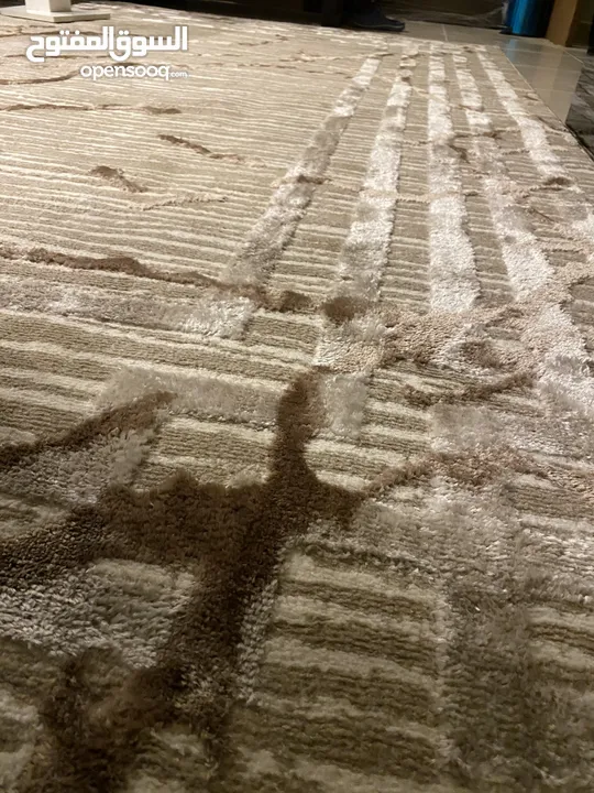 سجادة 3*4 جديده غير مستعمله البيع لتغيير اللون