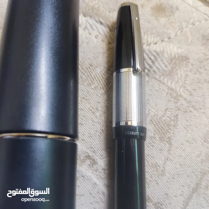 قلم شيروتي اصلي صنع إيطاليا الاسود مقاوم للصدأ منقوش فضه جديد ماركه عالميه أصحاب الذوق الرفيع بسعر