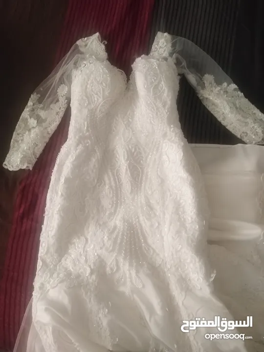 بدلة عروس بيضاء