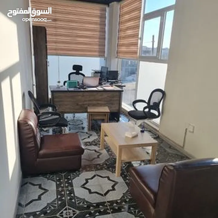 مكتب للايجار لاصدار رخصة مهن مفروش يشمل انترنت ومياه وكهرباء والتنظيف