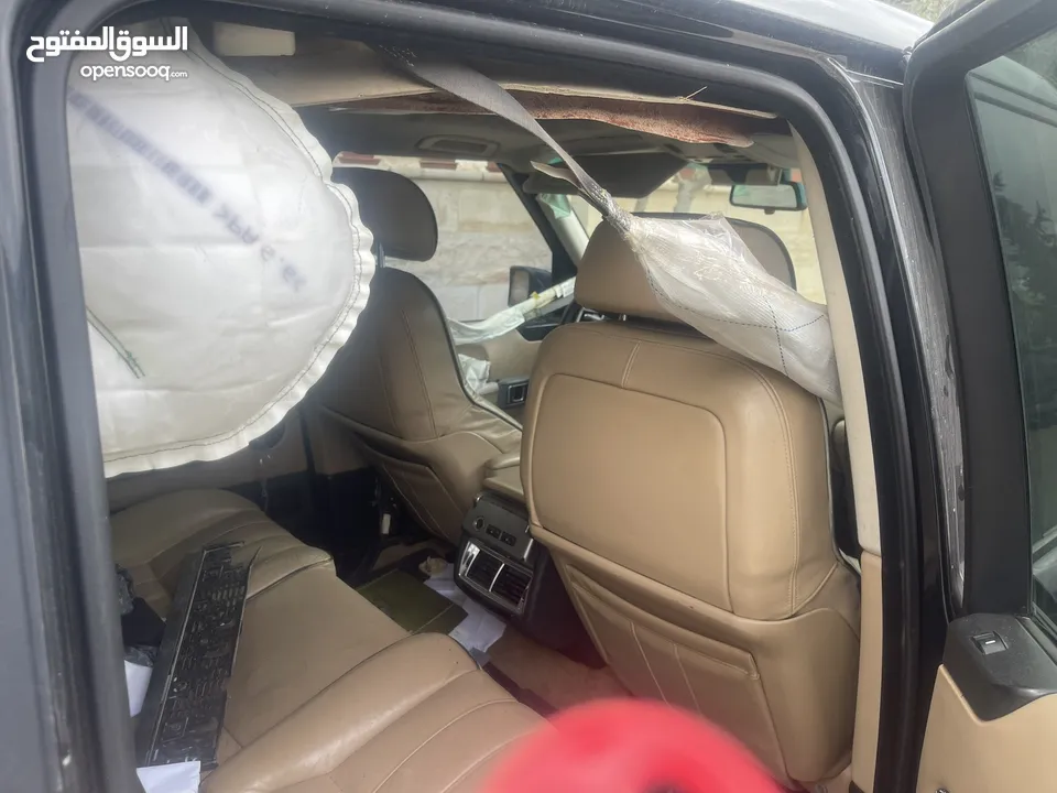 رنج روفر فوج للبيع على ضربتها