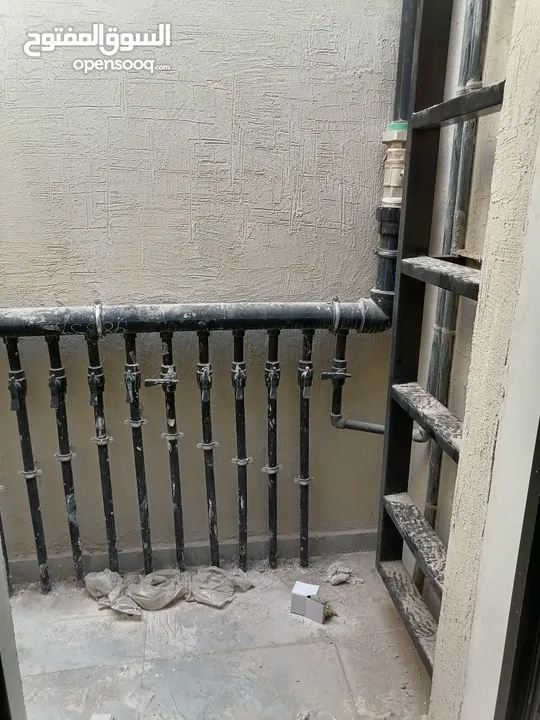 سباك تسيس وطشطيب وجميع انواع السيراميك بورسلان والخزن