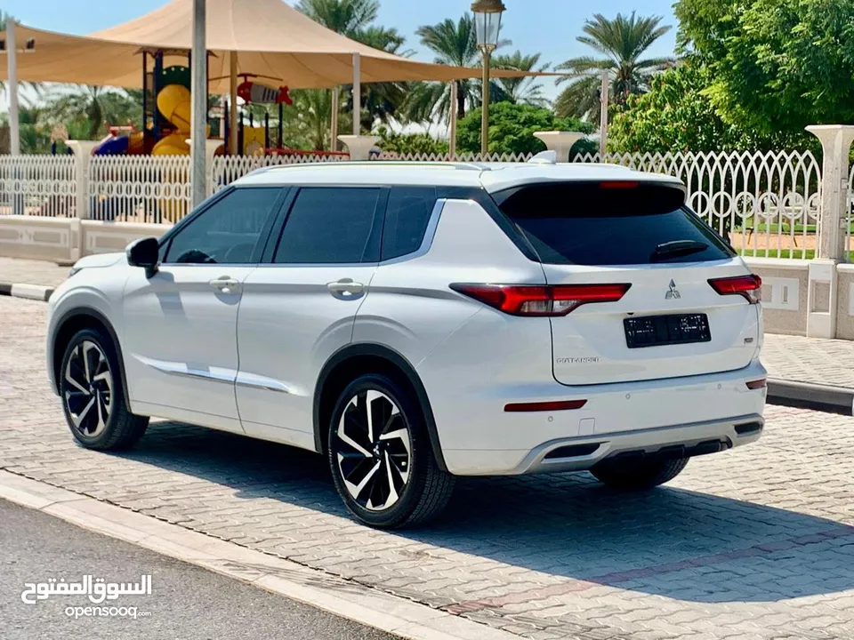 Mitsubishi Outlander 2023 TOP OF RANGE NO:1 Limited Edition GCC Spec.