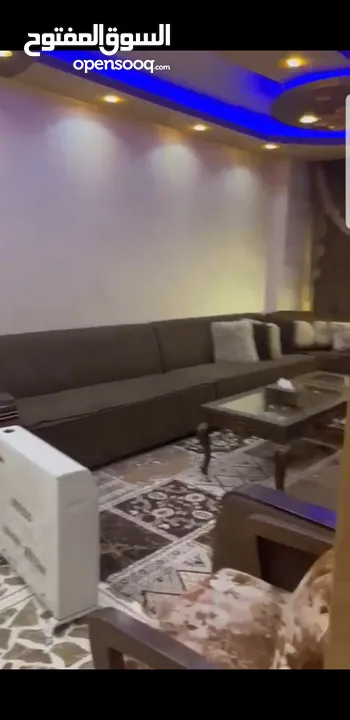 شقة بجانب المركز الجماهيري شارع المطار