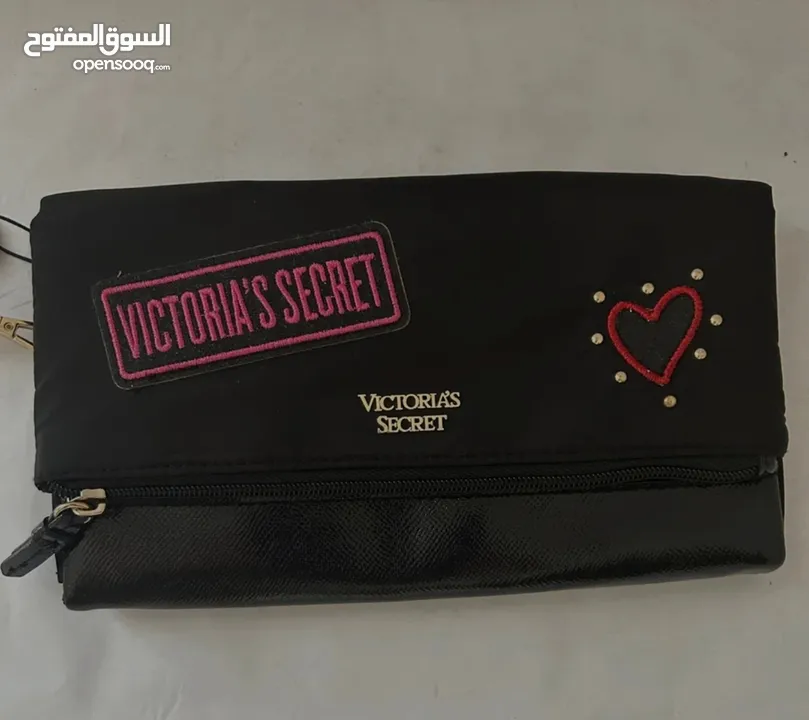 حقيبة يد - حقيبة كتف مع حزام سوداء من فيكتوريا سيكريت  Clutch Bag-Crossbody Bag Victoria's Secret