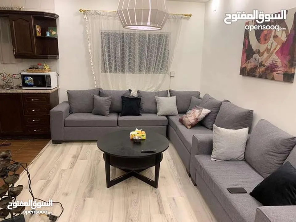 شقة مفروشه للايجار اليومي في اربد شارع الجامعه سوبر ديلوكس  بأسعار مناسبه للجميع