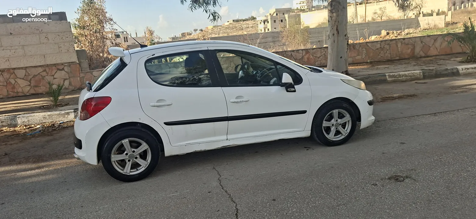 بيجو 207موديل 2009_اتومتيك _ماتور 1600-بنزين اصل برايفت _فحص الف صلاة النبي نظيفة من الاخر