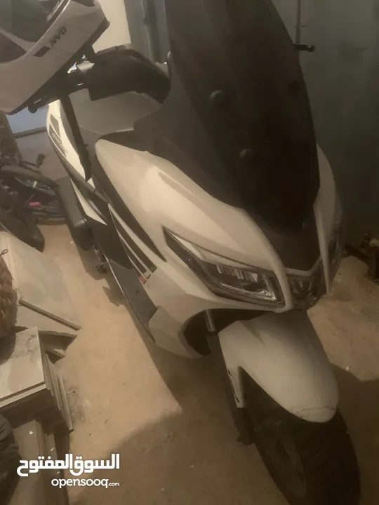 Aprilia SXR 160