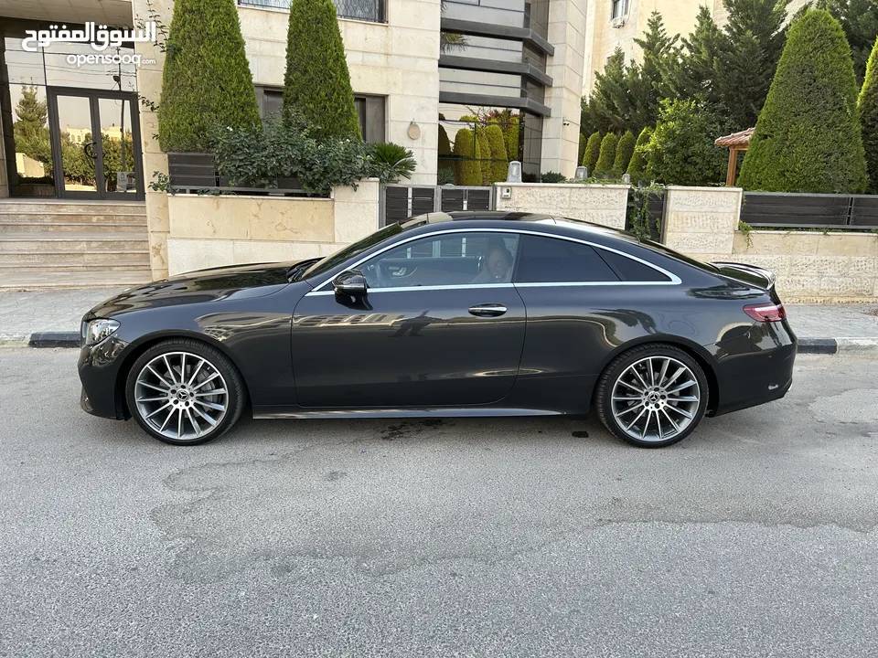 Mercedes-Benz E200 Coupe AMG 2022