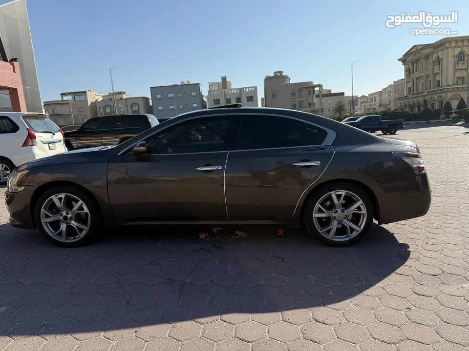 Nissan maxima 2014