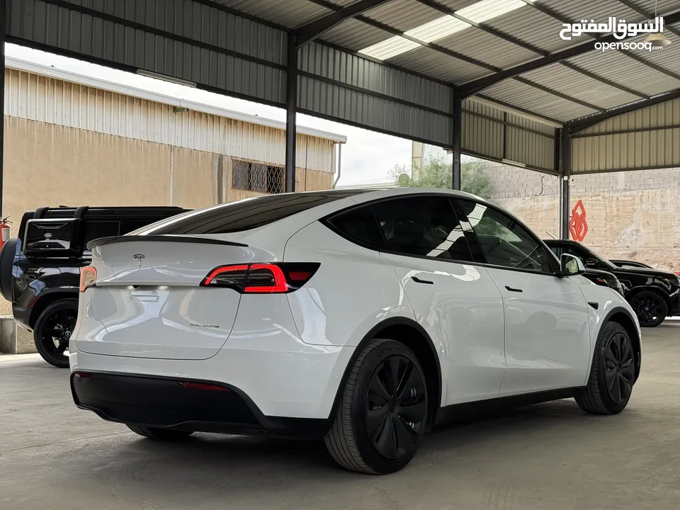 Tesla Model Y 2022 ( LONG RANGE DUAL MOTOR )  فحص الشريف  7 جيد  ، B+ اوتوسكور ايرباج مغلق غير مفتوح
