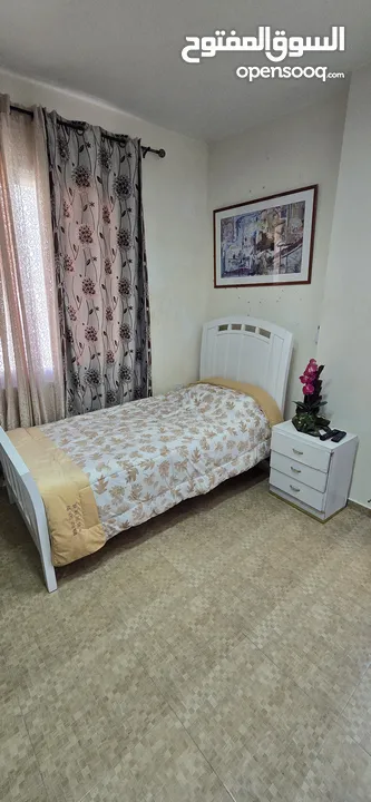 ستوديو مفروش مرتب مكيف  فرب المستشفى العربي