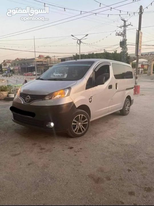 نيسان nv200 يد أولا نخب