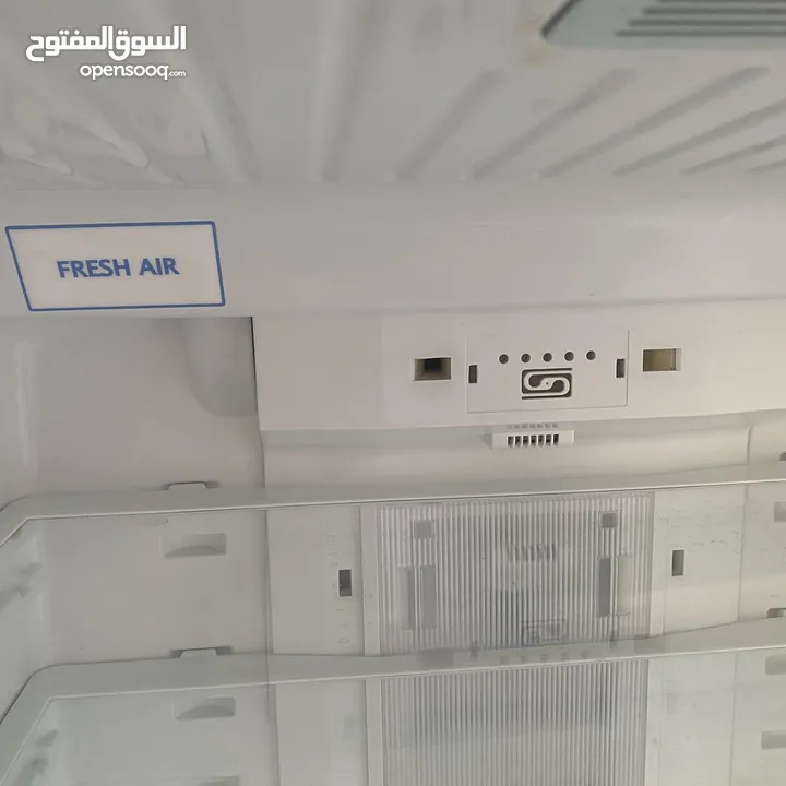 ثلاجة ال جي سعة 545.5 لتر بحالة جيدة جدا للبيع