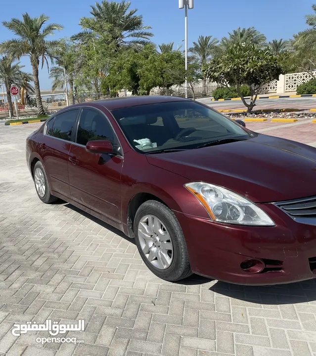 URGENT: NISSAN ALTIMA (2012) FOR SALE