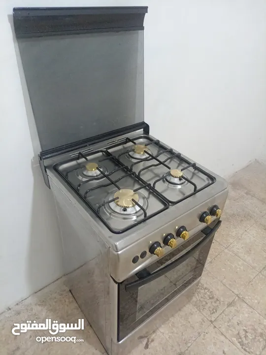 غاز اربعه عيون وفرن شواية بحاله ممتازه جدا عمان البيادر