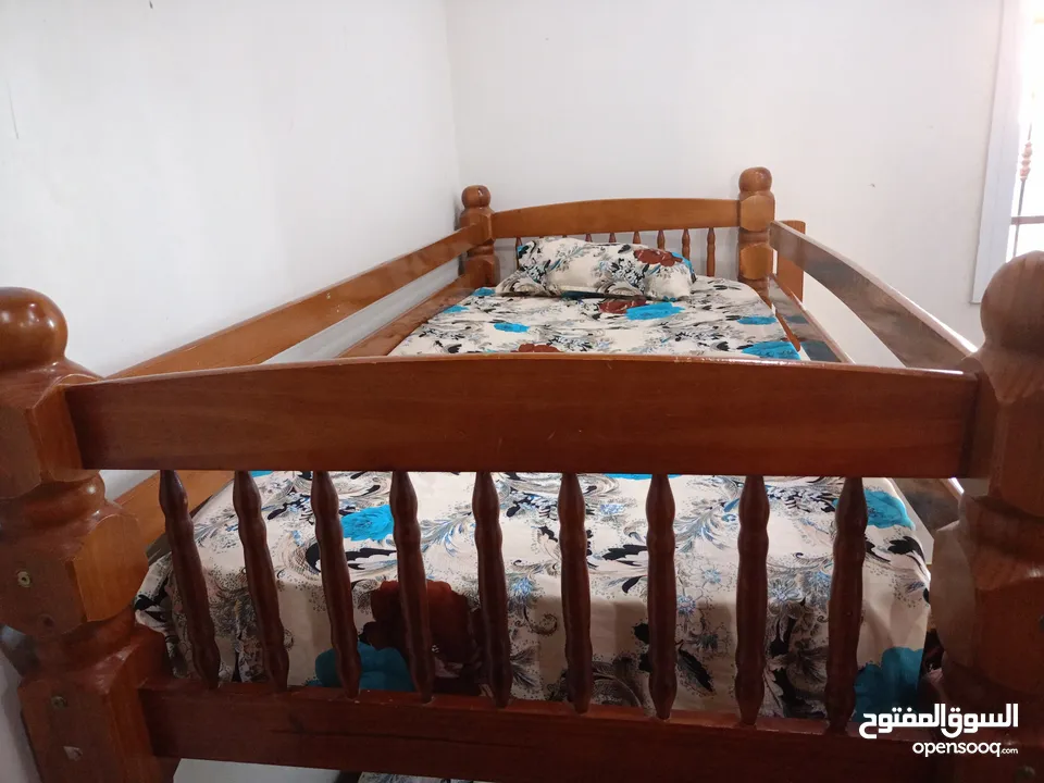 سرير اطفال على دورين صنع ماليزي