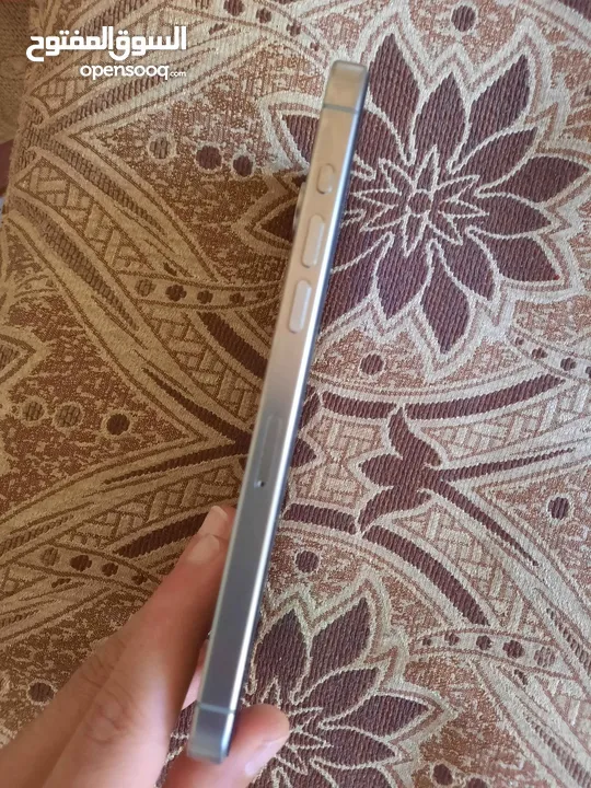 ايفون 15برو ماكس بحاله ممتازي لون تيتانيو