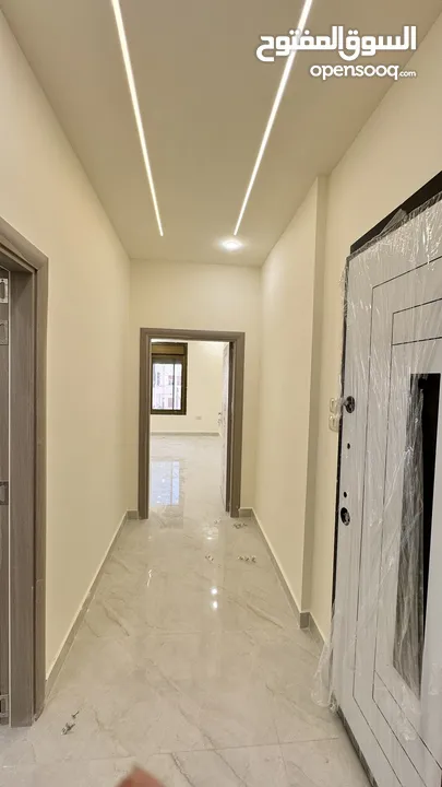 شقق جديده من المالك/ مجمع عمان مقابل الكارفور