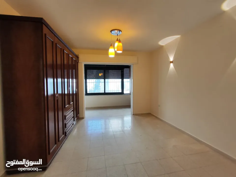 شقة غير مفروشة للإيجار – الطيرة  شارع روما