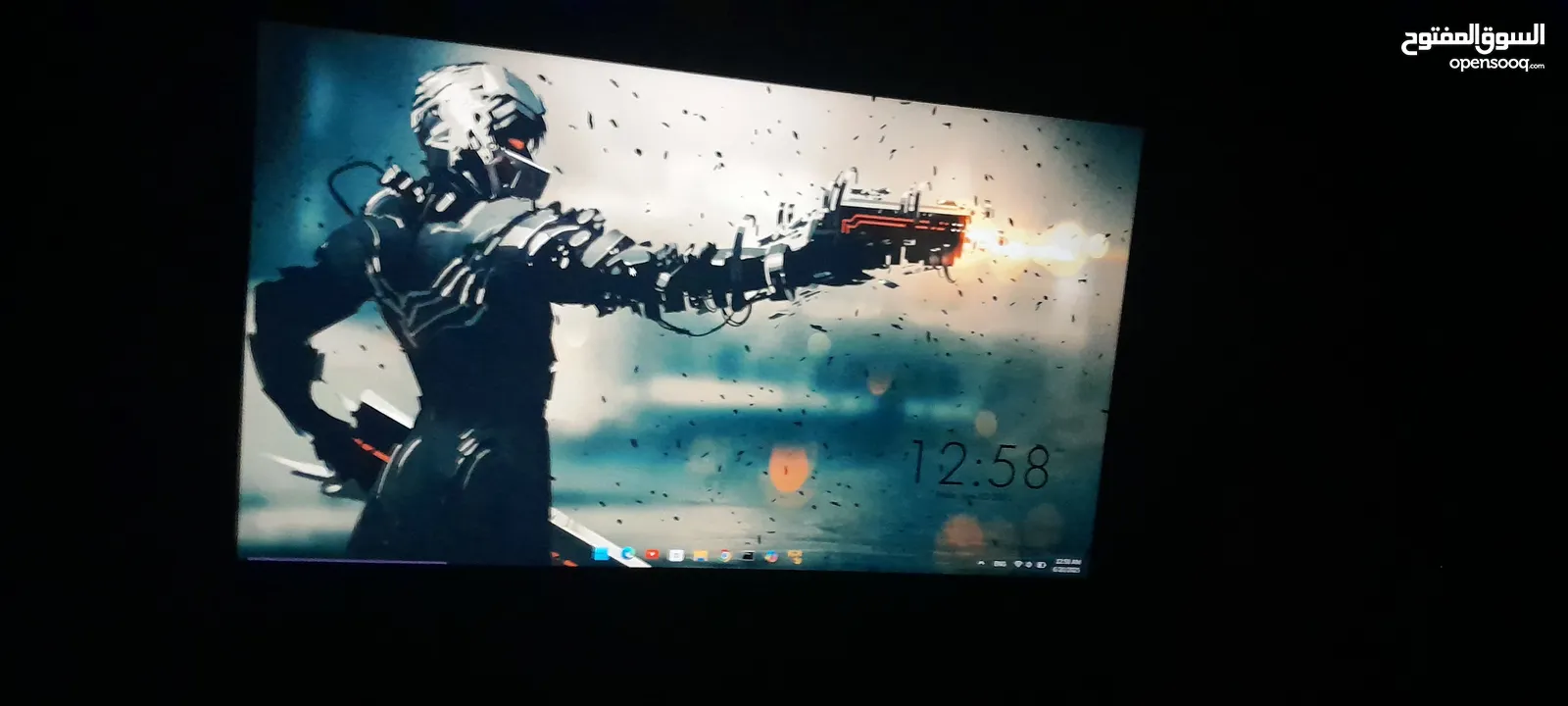لابتوب hp شبه جديد لون أسود فخم مع كرت شاشة خارجي