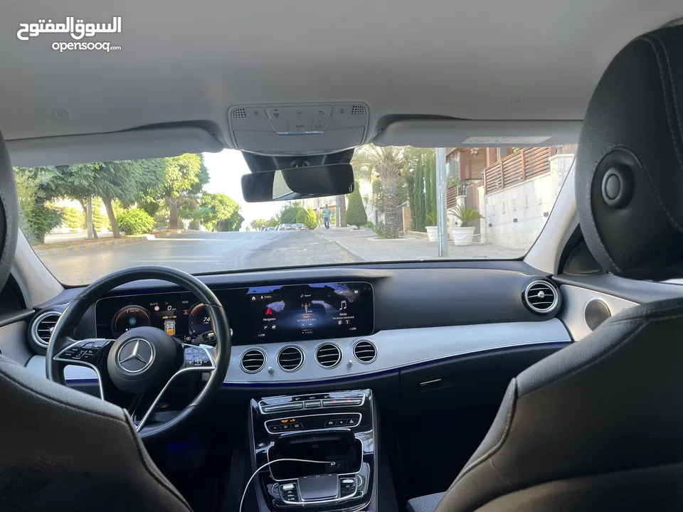 سيارة مرسيدس E200 لون فيراني مميز موديل 2021 بحالة الوكالة عداد 39،000 كيلو متر فقط