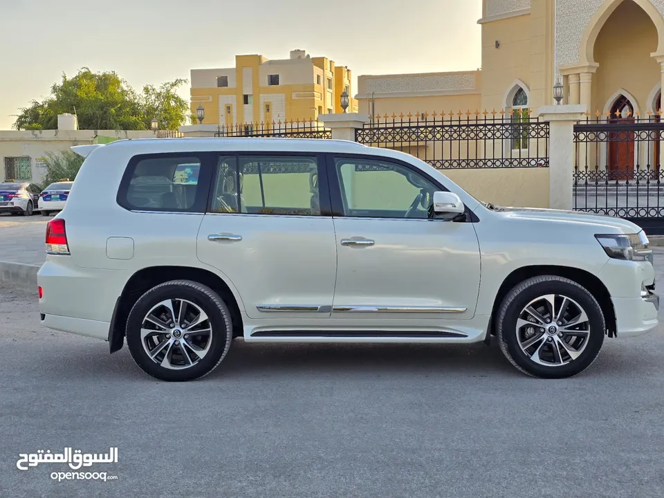 Land cruiser GXR V8 GCC 2020 price 229,000 AED