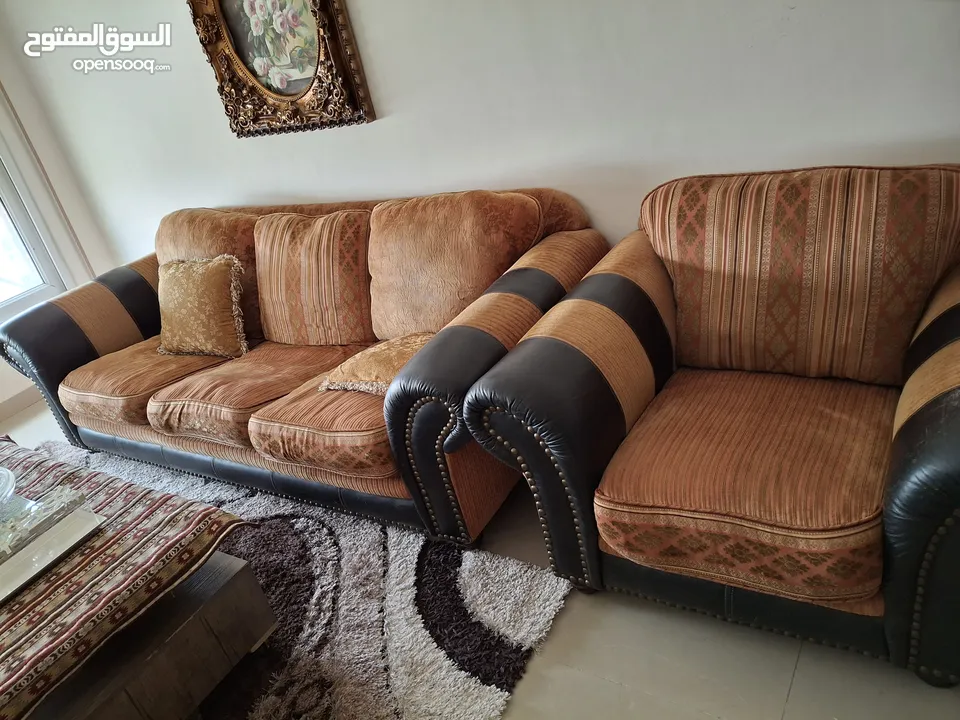 كنب للبيع  بحالة جيد